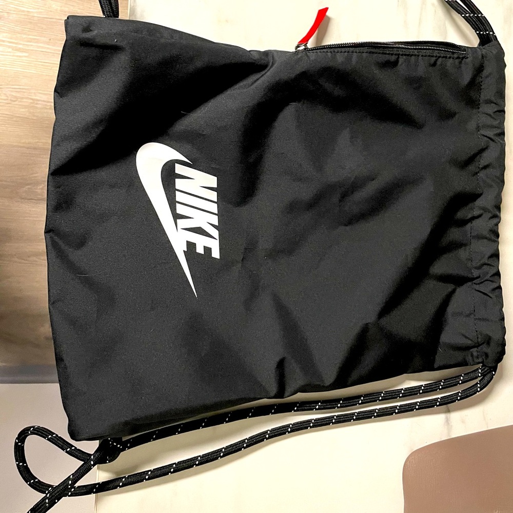 Nike drawstring bag
